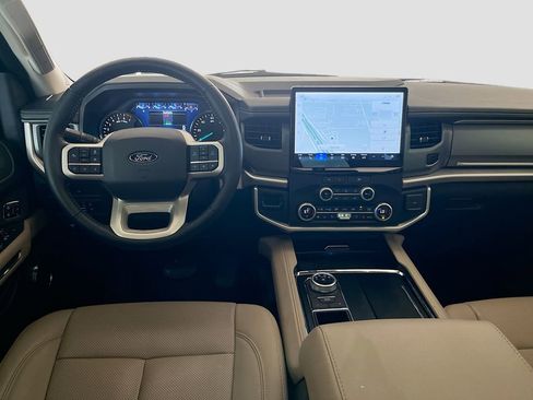 Used 2024 Ford Expedition XLT image 23