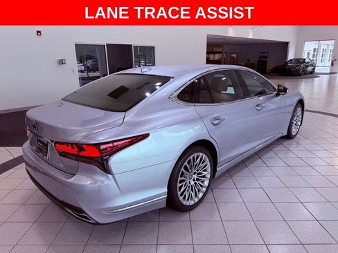 Used 2024 Lexus LS 500 RWD image 7