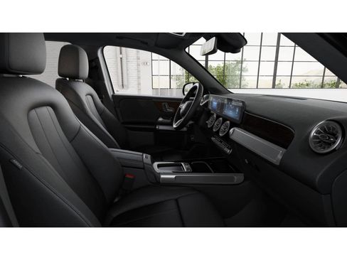 New 2026 Mercedes-Benz GLB 250 image 3