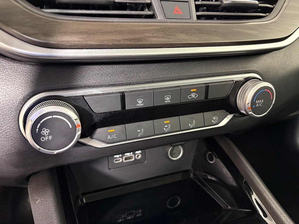 Used 2024 Nissan Altima 2.5 SV FWD image 25