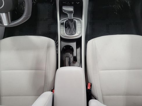Used 2025 Hyundai Kona SEL FWD image 16
