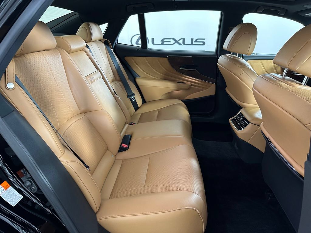 Used 2022 Lexus LS 500 AWD image 20