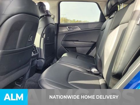 Used 2024 Kia Sportage EX AWD/4WD image 4