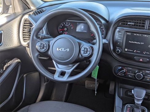 Used 2022 Kia Soul LX w/ Technology Package image 16