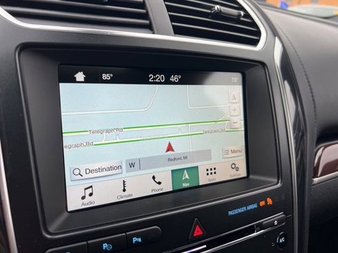 Certified 2018 Ford Explorer Platinum image 15