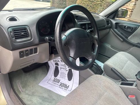 Used 2001 Subaru Forester L image 19