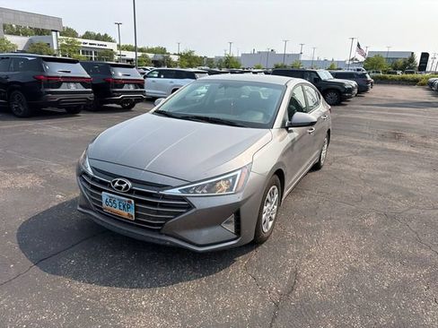 Used 2020 Hyundai Elantra SE FWD image 4