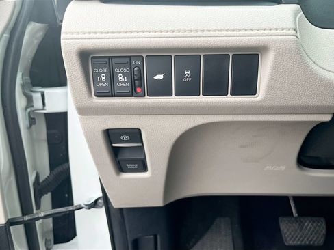 Used 2025 Honda Odyssey EX-L image 10
