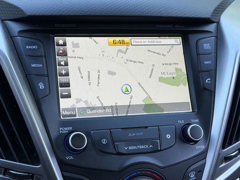 Used 2017 Hyundai Veloster Value Edition FWD image 19