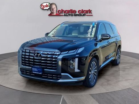 Used 2024 Hyundai Palisade Calligraphy FWD image 1