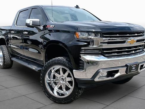 Used 2020 Chevrolet Silverado 1500 LTZ w/ LTZ Plus Package AWD/4WD image 3
