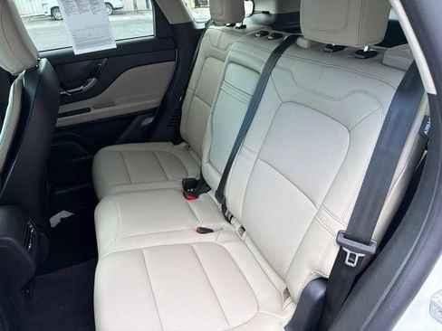 Used 2026 Lincoln Corsair Premiere FWD image 9
