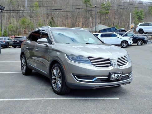 Used 2016 Lincoln MKX Reserve w/ Luxury Package AWD/4WD image 3