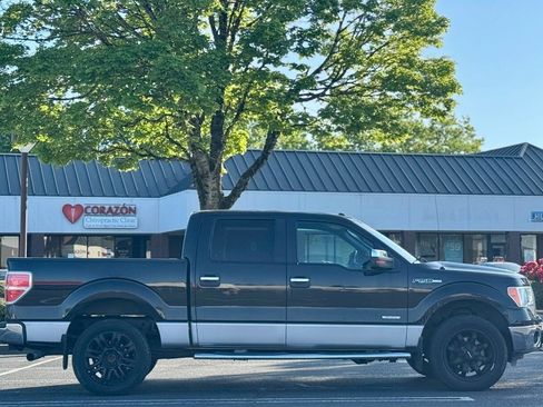 Used 2014 Ford F150 XLT w/ XTR Package AWD/4WD image 8