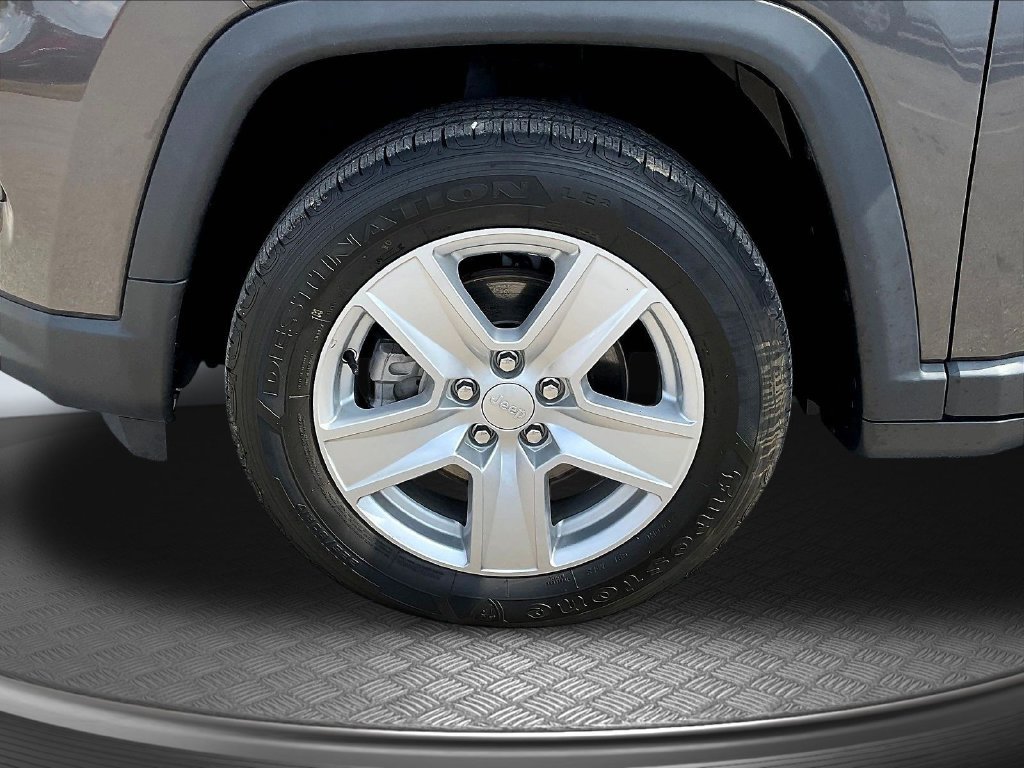 Used 2022 Jeep Compass Latitude w/ Convenience Group AWD/4WD image 34