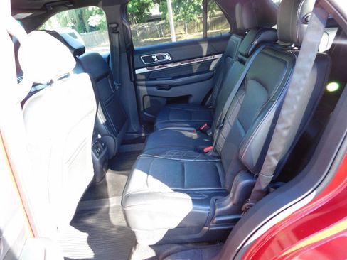 Used 2017 Ford Explorer Platinum AWD/4WD image 9