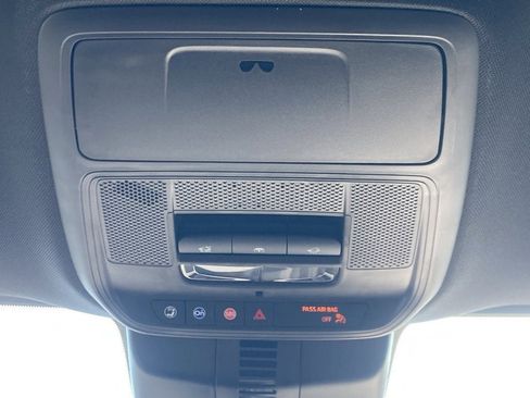 New 2025 Chevrolet Traverse LT w/ Sun and Wheel Package image 17