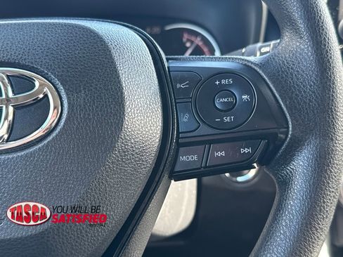 Used 2025 Toyota RAV4 XLE AWD/4WD image 20