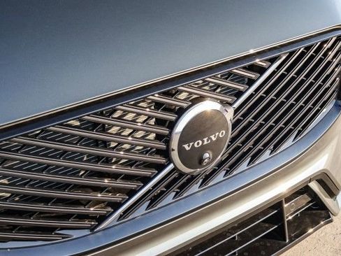 New 2026 Volvo XC60 T8 Ultra image 11