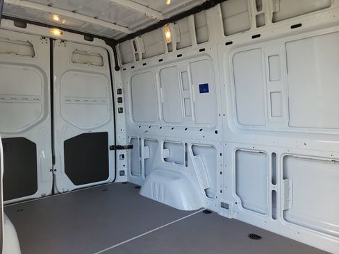 Used 2025 Mercedes-Benz Sprinter 2500 image 15