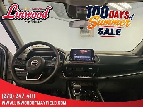 Used 2023 Nissan Rogue SV AWD/4WD image 15