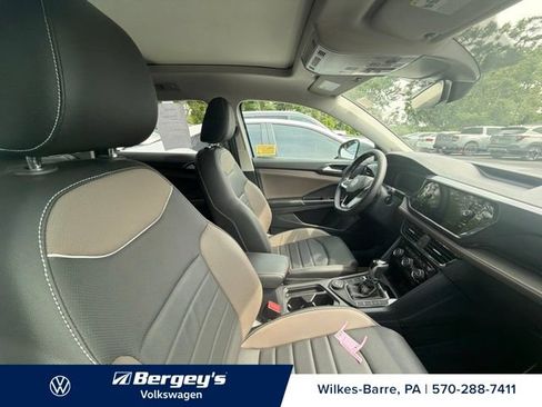 Used 2023 Volkswagen Taos SEL AWD/4WD image 16