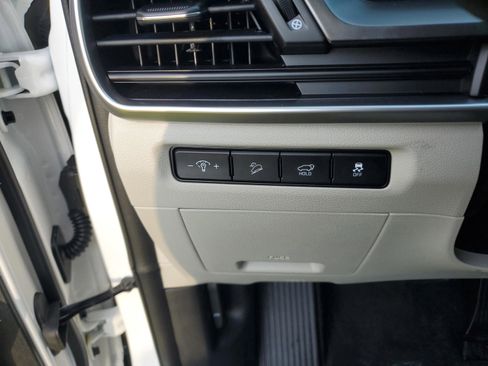 New 2025 Kia Telluride S image 10