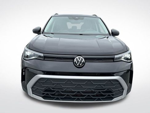 Used 2025 Volkswagen Taos SE FWD image 9