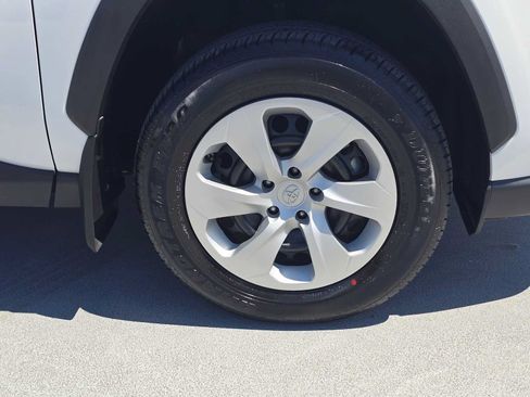 Used 2025 Toyota RAV4 LE AWD/4WD image 9