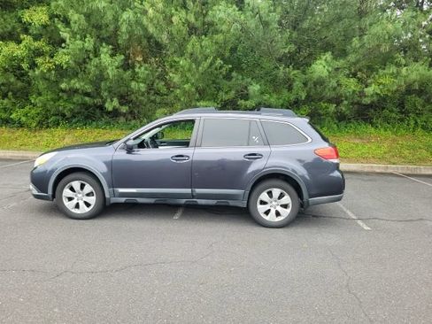 Used 2012 Subaru Outback 2.5i Premium w/ All-Weather Pkg AWD/4WD image 6