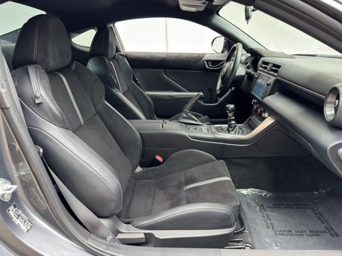 Used 2022 Toyota GR86 Premium w/ ALL Weather Mat Package (TMS) RWD image 14