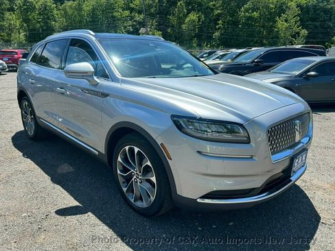 Used 2022 Lincoln Nautilus Reserve w/ Cargo Utility Package AWD/4WD image 6