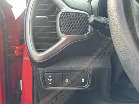 Used 2020 Kia Soul LX FWD image 18