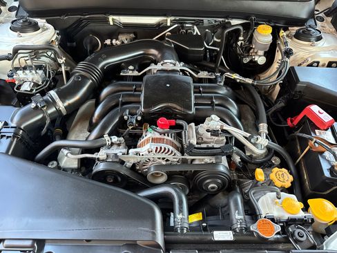 Used 2013 Subaru Outback 3.6R Limited image 6