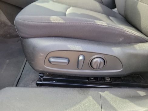 Used 2025 Chevrolet Malibu LT FWD image 19