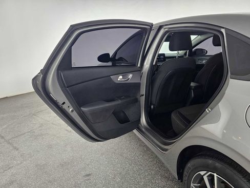 Used 2022 Kia Forte LXS FWD image 15