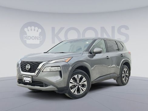Used 2021 Nissan Rogue SV image 1