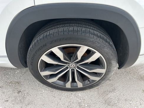 Used 2023 Volkswagen Atlas SEL Premium AWD/4WD image 22