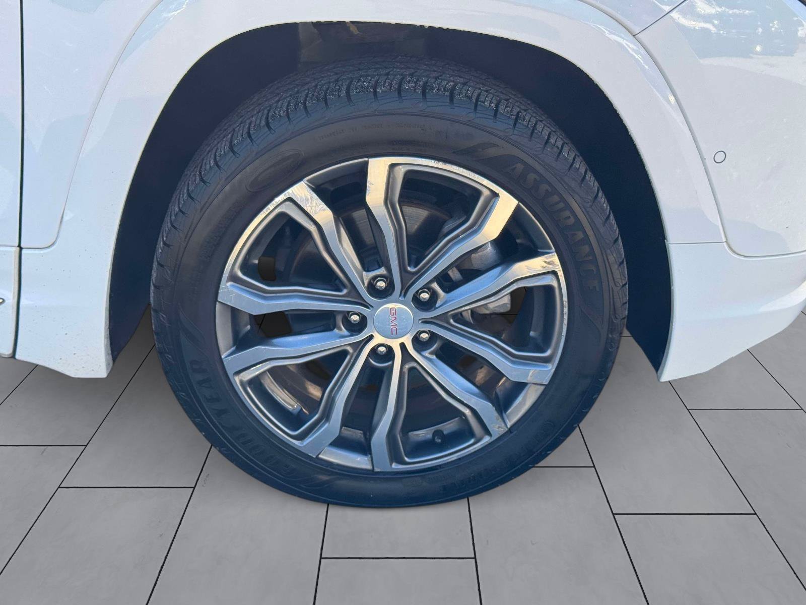 Used 2019 GMC Terrain Denali w/ Advanced Safety Package AWD/4WD image 8