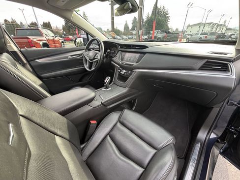 Used 2017 Cadillac XT5 Luxury image 10