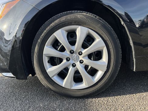 Used 2025 Toyota Corolla LE image 12