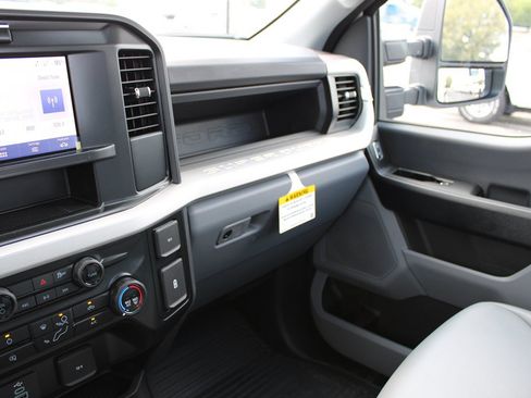 Used 2025 Ford F350 XL w/ XL Driver Assist Package RWD image 31