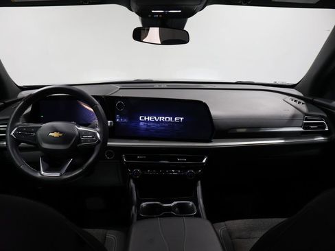 Used 2024 Chevrolet Traverse LT image 17