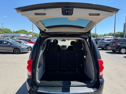 Used 2015 Dodge Grand Caravan SXT FWD image 12