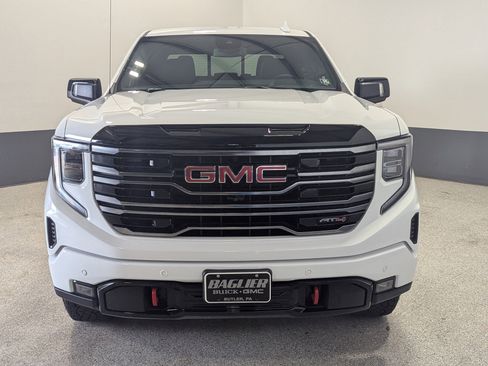 Used 2025 GMC Sierra 1500 AT4 w/ AT4 Premium Package image 8
