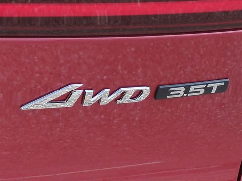 Used 2025 Genesis GV70 3.5T Sport w/ Sport Advanced Package image 13