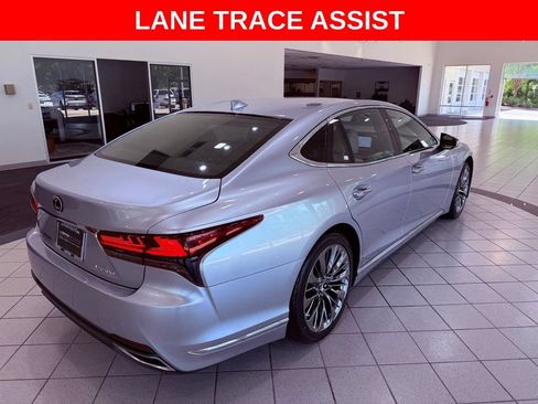 Certified 2022 Lexus LS 500 w/ Accessory Package (Z2) RWD image 7