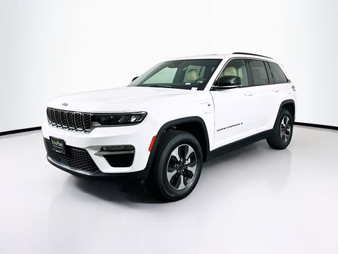 Used 2024 Jeep Grand Cherokee Limited 4xe AWD/4WD image 3
