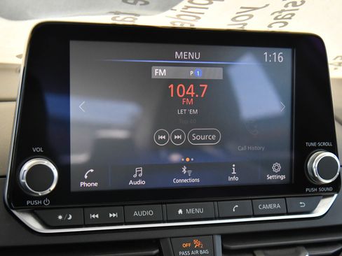 Used 2024 Nissan Altima 2.5 SV FWD image 21