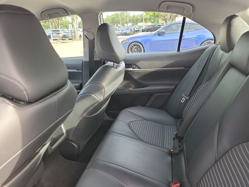 Used 2021 Toyota Camry SE FWD image 8